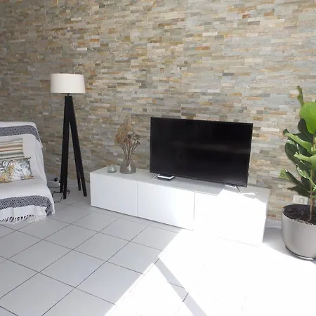 아파트 Touristische Duplex Meerblick Medano - By Interhome *